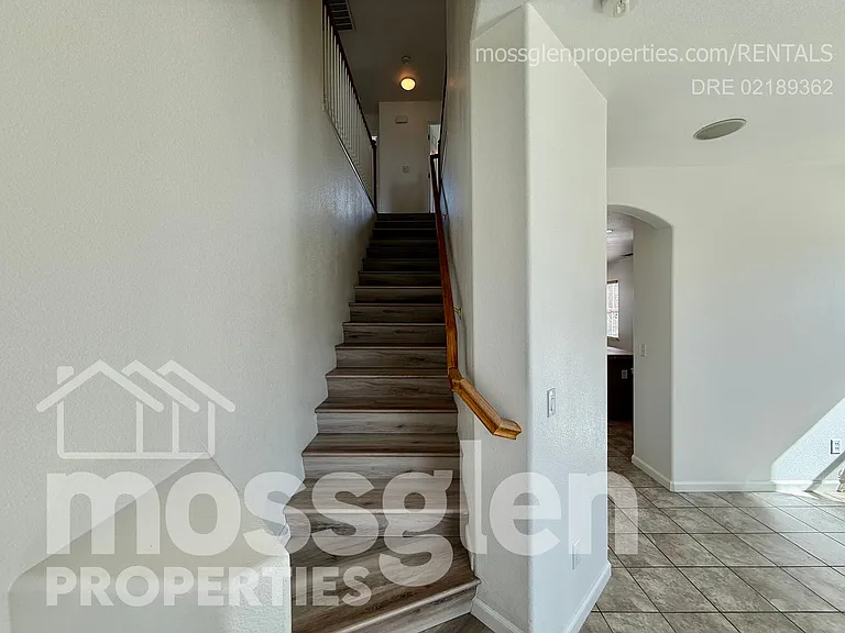 141 Chelwood Ln — Photo 11