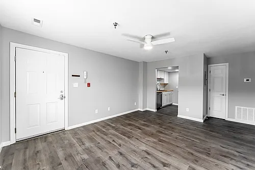 305 1st St Photo 1