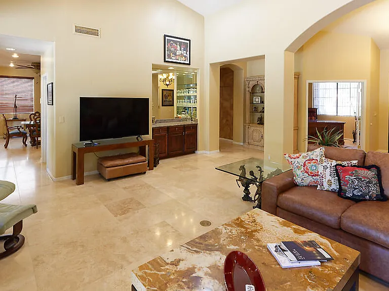 10220 E Cochise Dr — Photo 4