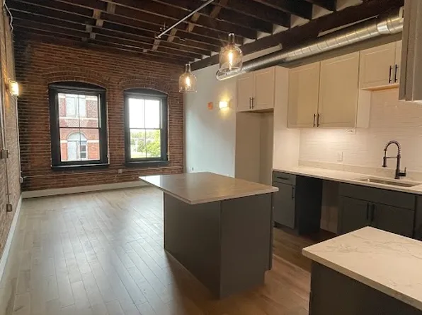 Hotel Street Apartments