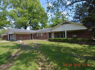 402 Sunflower St, Belzoni, MS 39038
