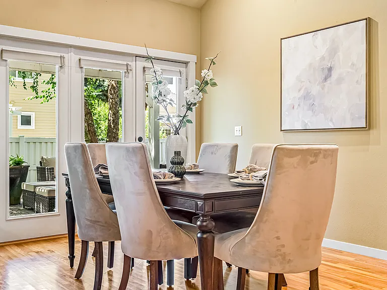 246 W Colchester Dr — Photo 30