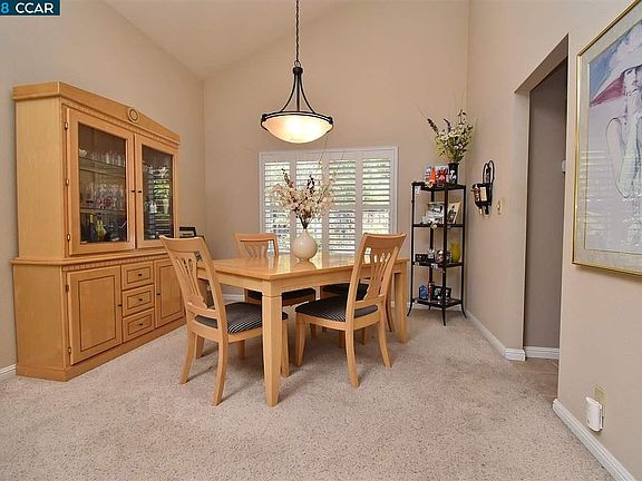 4th image of 304 Lake Brook Ct