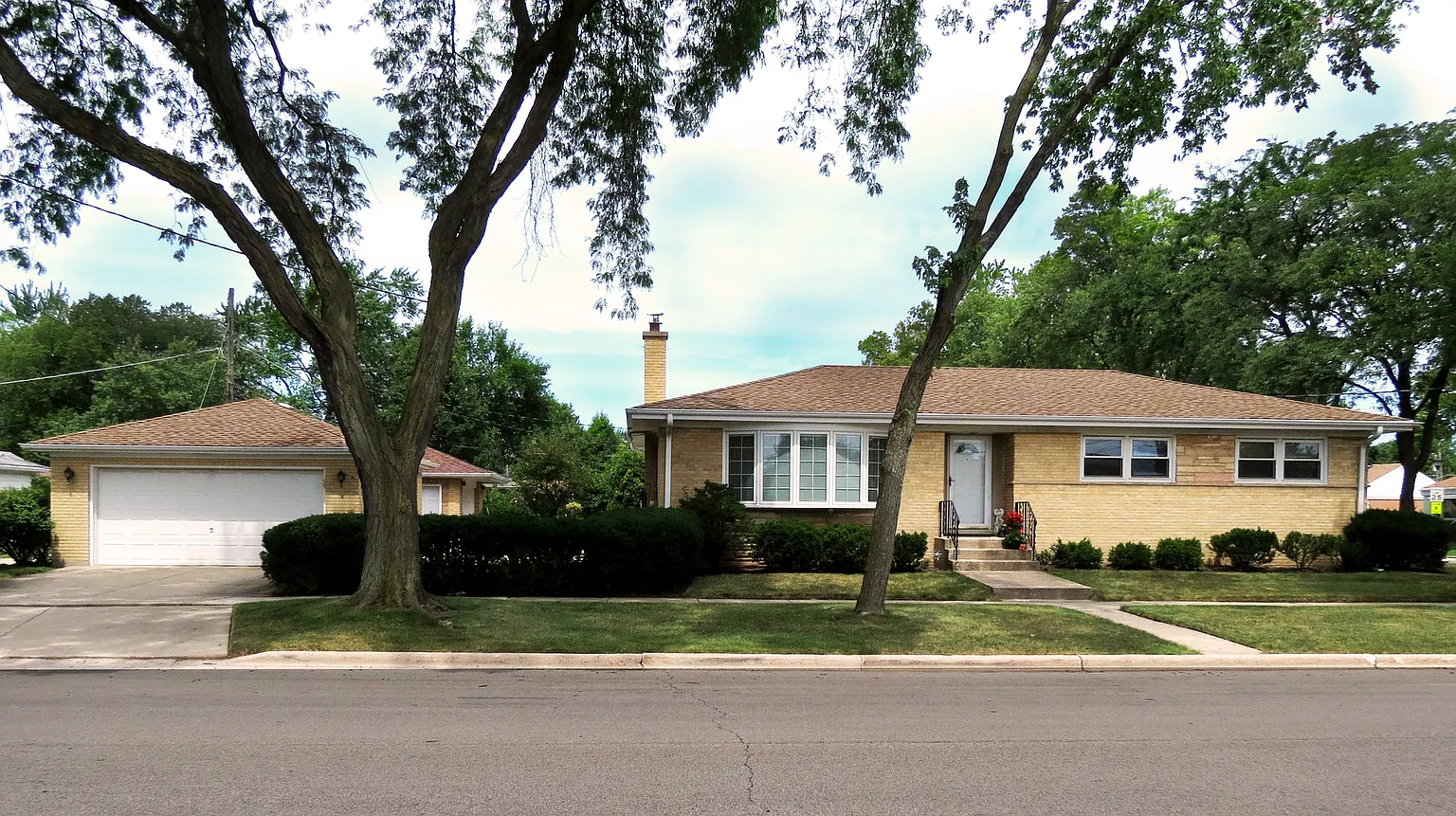 7800 Lotus Ave photo 1