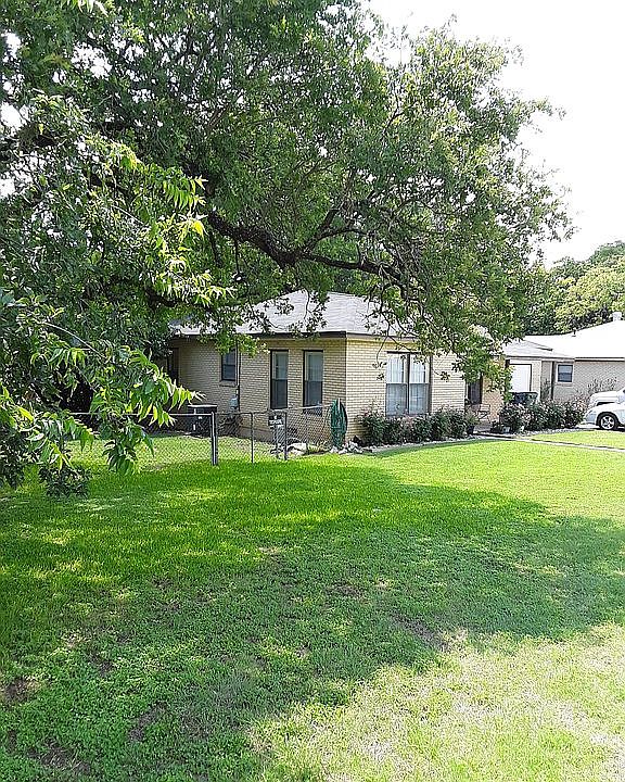 2nd image of 1204 N Water St