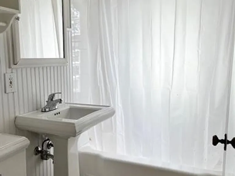 244 Elgin Ave #1 — Photo 4