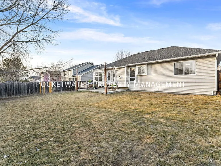 628 Sumac St — Photo 17