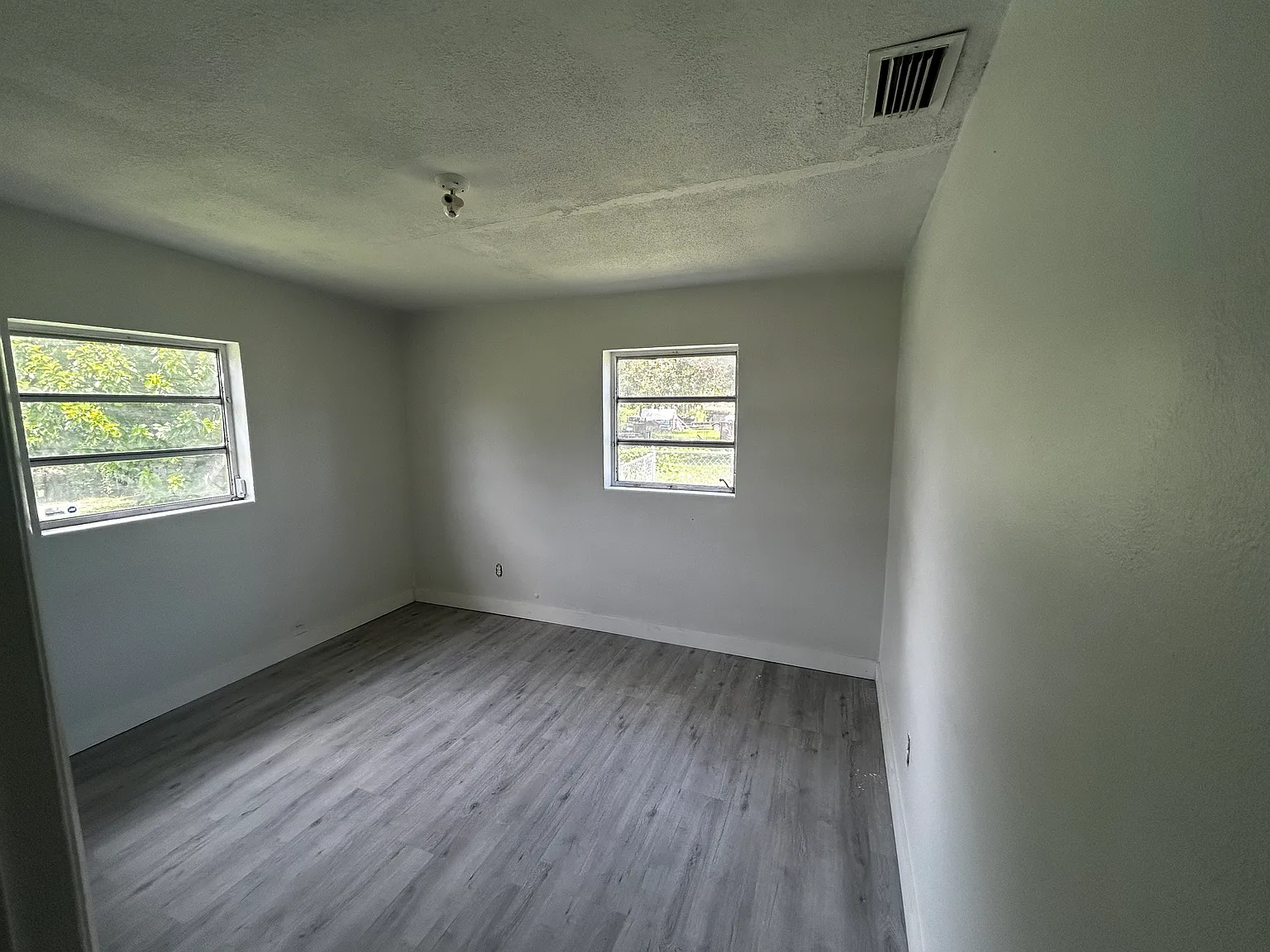 3 bed, 1424 sqft, $2,100 — Photo 4