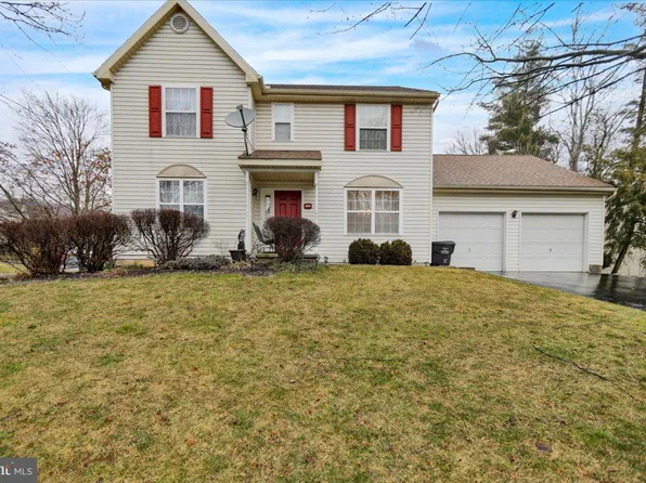 4285 Hunters Run Blvd, Reading, PA 19606