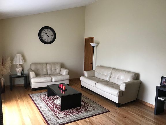 2nd image of 551 N Wisconsin Ave