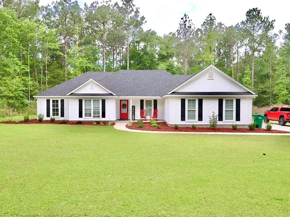 711 Giddens Ln, Nashville, GA 31639