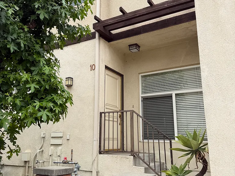 77 S Sierra Madre Blvd #10 — Photo 2