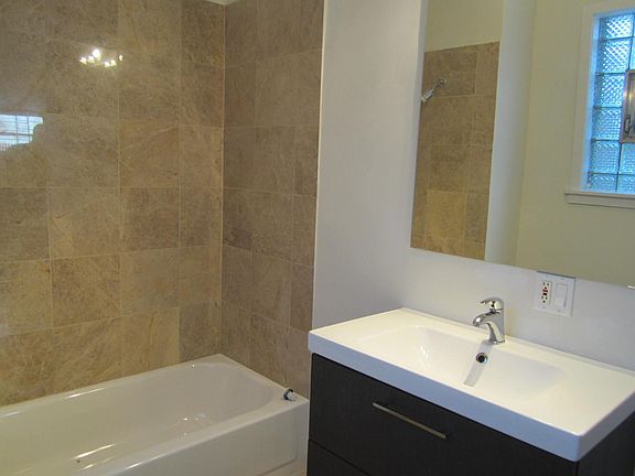 5th image of 1606 W Le Moyne St