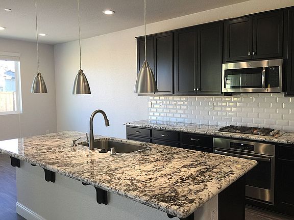 3rd image of 2558 Eisenhower Pl