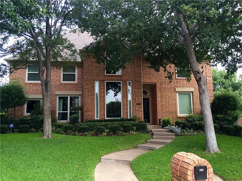 1st image of 2201 Honeylocust Dr
