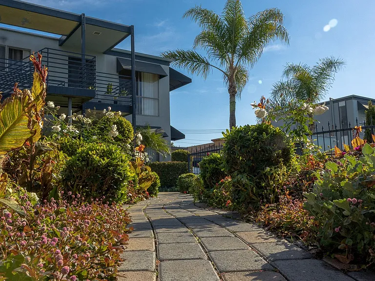Oceanaire Villa Apartments — Photo 14
