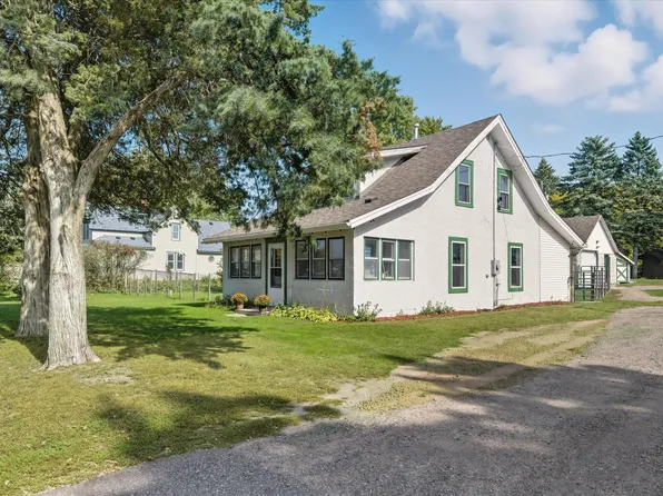 300 Dahlin Ave NE, Isanti, MN 55040