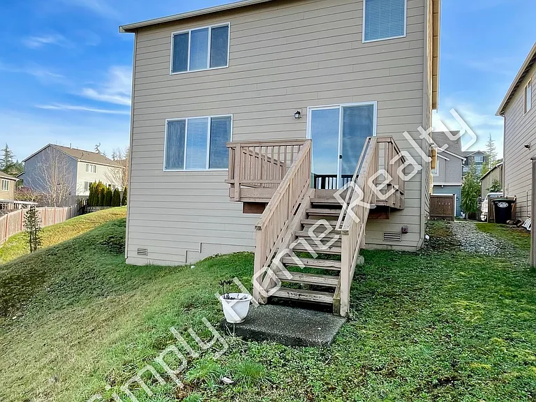 2420 Burlwood St NE — Photo 28