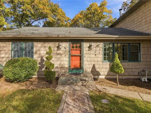 79 Thomas Leighton Blvd, Cumberland, RI 02864