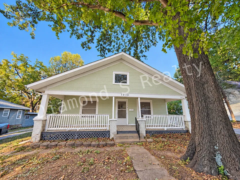 1313 S Jefferson Ave