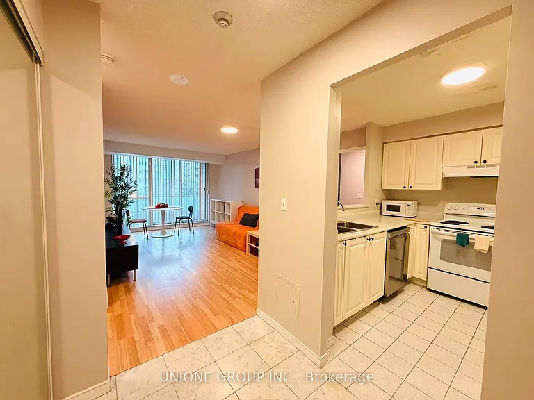 8 Pemberton Ave #506 — Photo 10