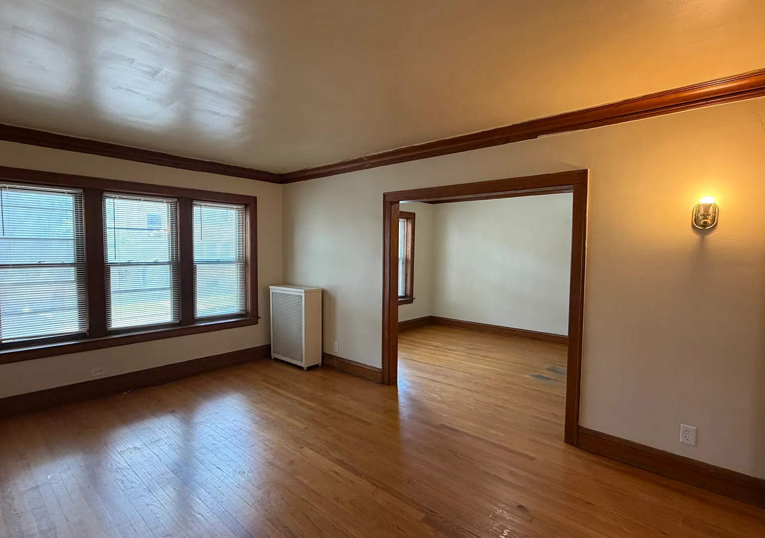 1 bed, 700 sqft, $1,200 — Photo 3
