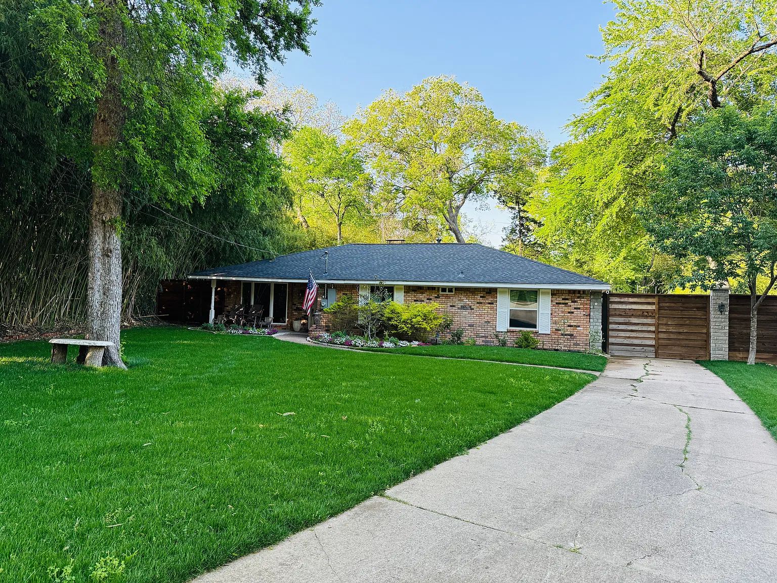 3 bed, 1850 sqft, $2,400 — Photo 1