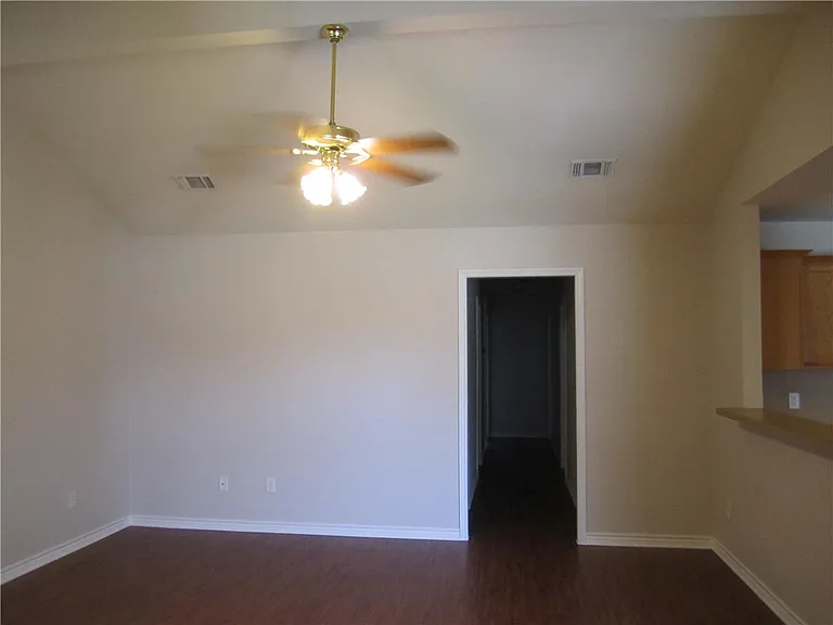 3607 Glenna Ct — Photo 3