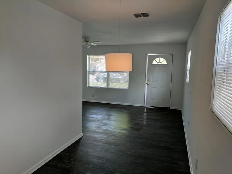 4818 Prinston Dr — Photo 3