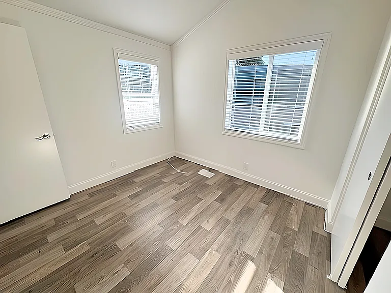 8531 Kittyhawk Ave — Photo 9