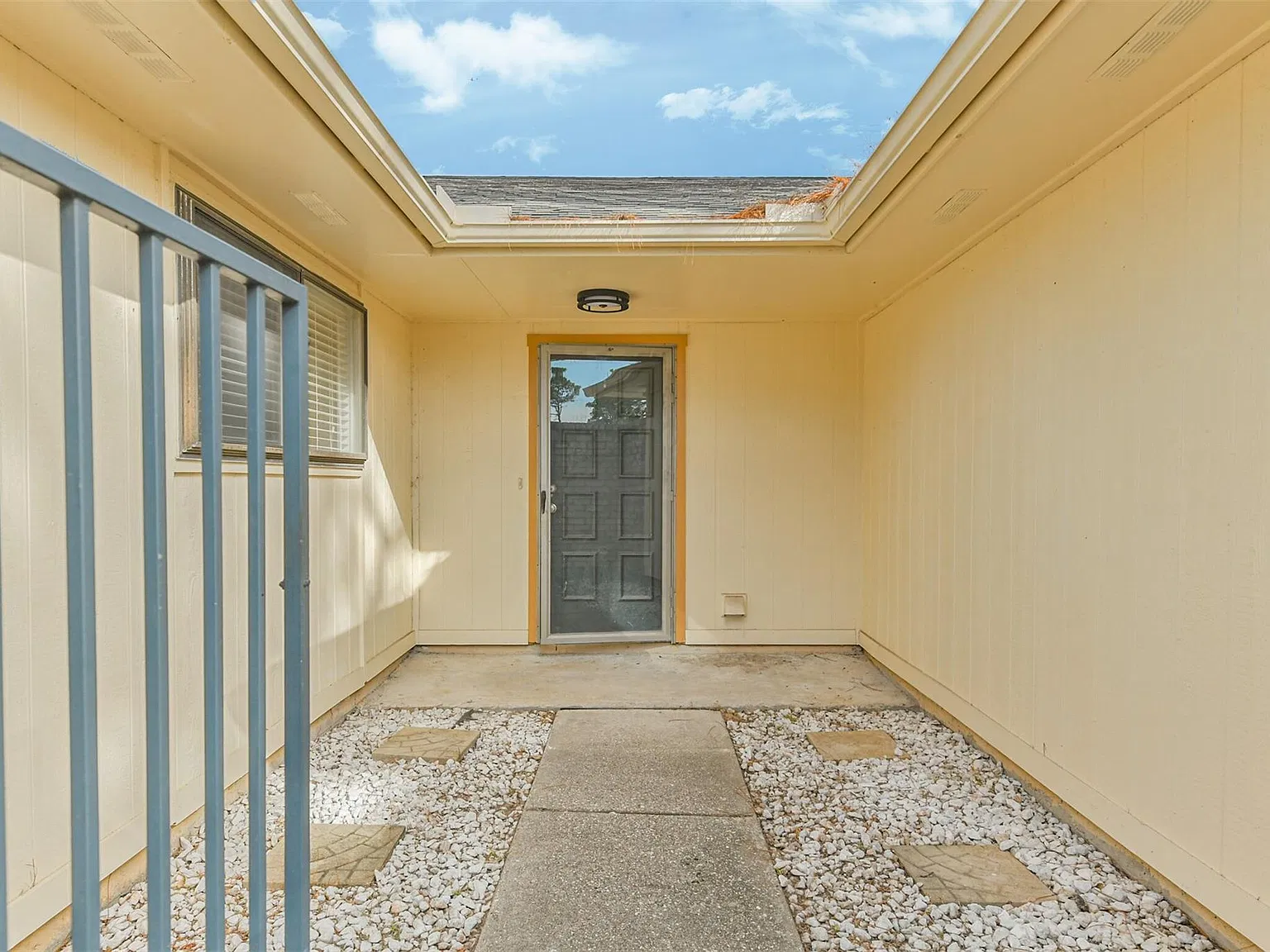 3 bed, 2.0 bath, 1520 sqft, $1,795 — Photo 3