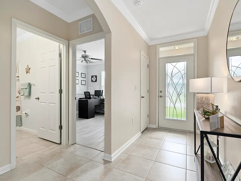 1810 SW Capehart Ave — Photo 5