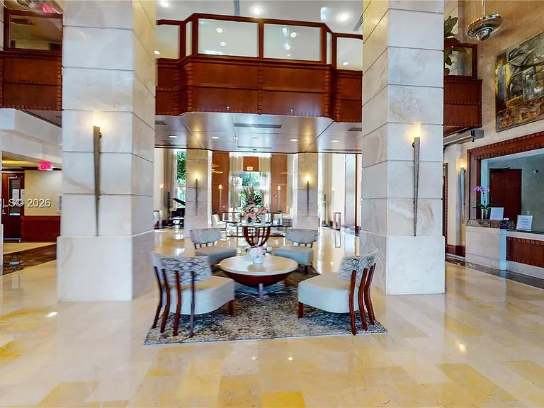 19501 W Country Club Dr #Penthouse 10 — Photo 18