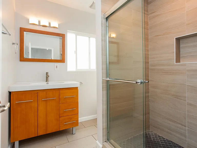626 Benton Way — Photo 8