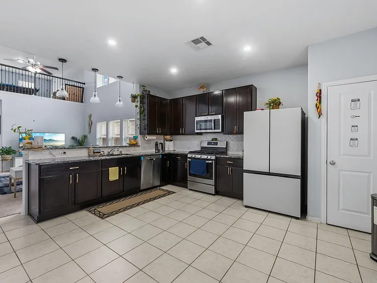8831 W Crescent Lake Cir — Photo 10