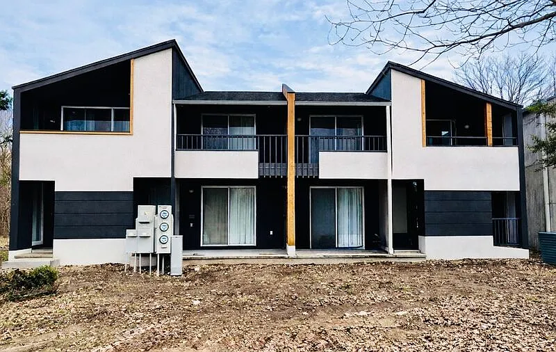 2 bed, 1.0 bath, $1,050 — Photo 2