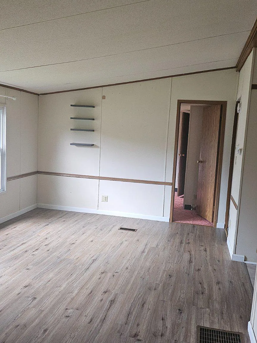 2 bed, 3.0 bath, 2492 sqft, $1,600 — Photo 4