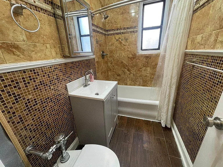 62-98 Saunders St #1 — Photo 26