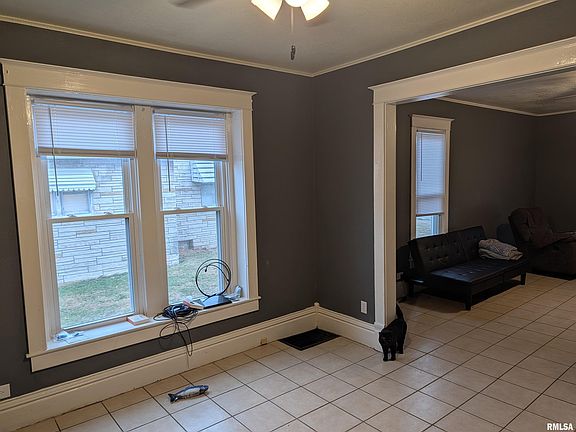 5th image of 608 W Calhoun St