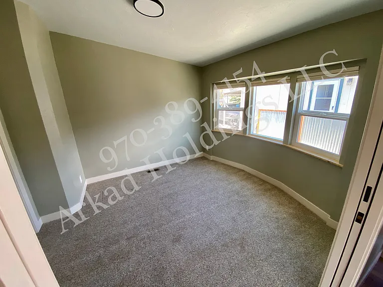 932 Maple Dr — Photo 16