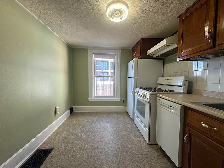 58 Hichborn St #2 — Photo 5