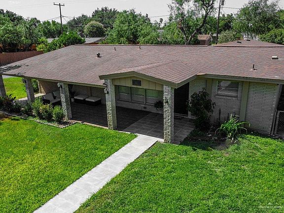 3rd image of 1401 W Gardenia Ave