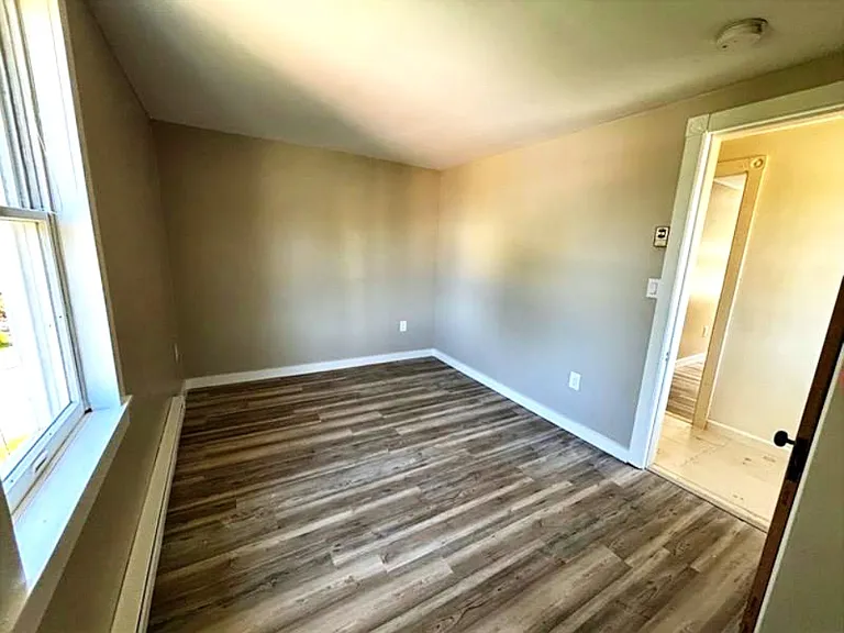 184 Elm St #4 — Photo 12