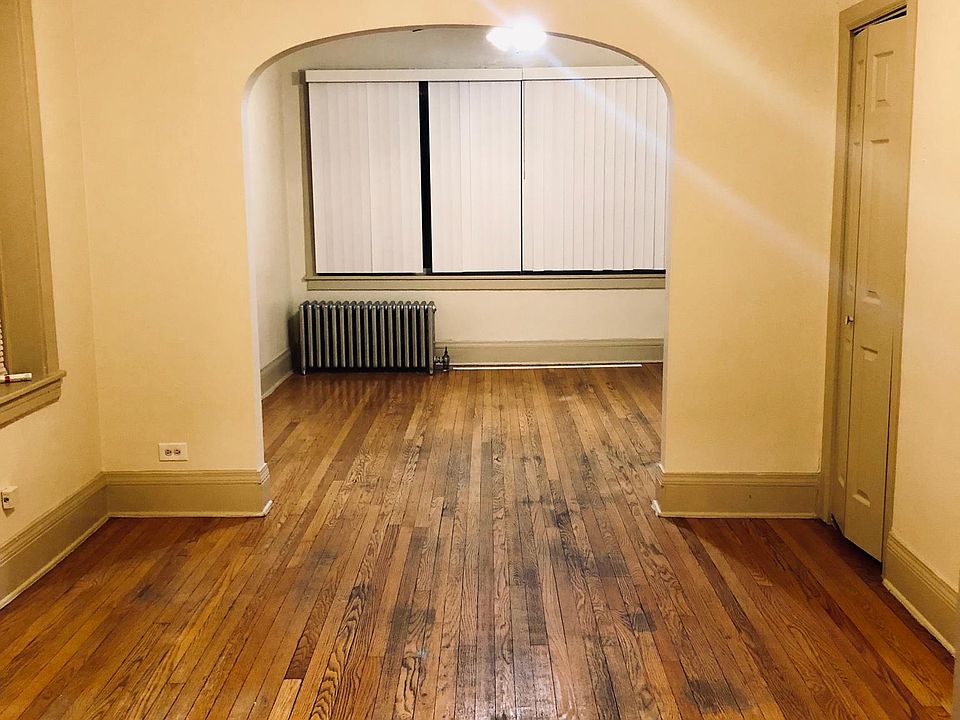 Dining room to living room