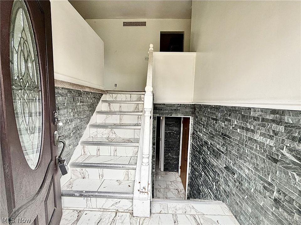 1766 Arthur Dr NW, Warren, OH 44485 | Zillow