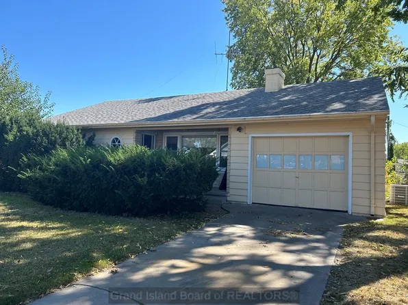 1017 W 3rd St, Grand Island, NE 68801