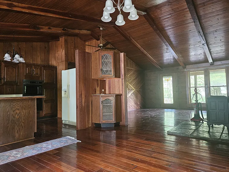 3274 Swans Rd NE — Photo 7
