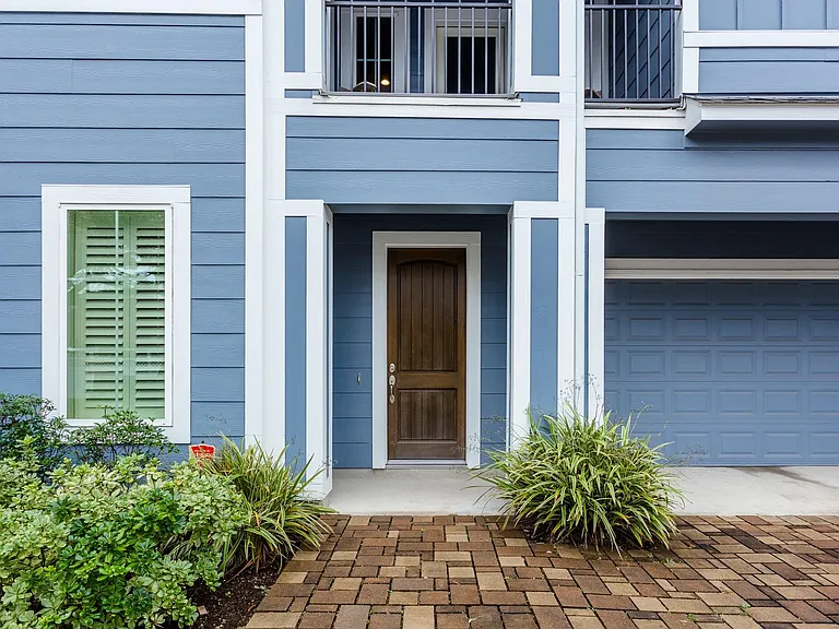 2413 Detering St — Photo 39
