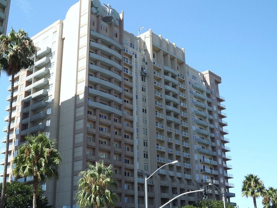 AQUA Building Front