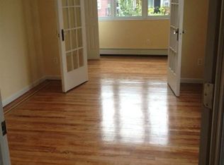 2824 38th St, Astoria, NY 11103